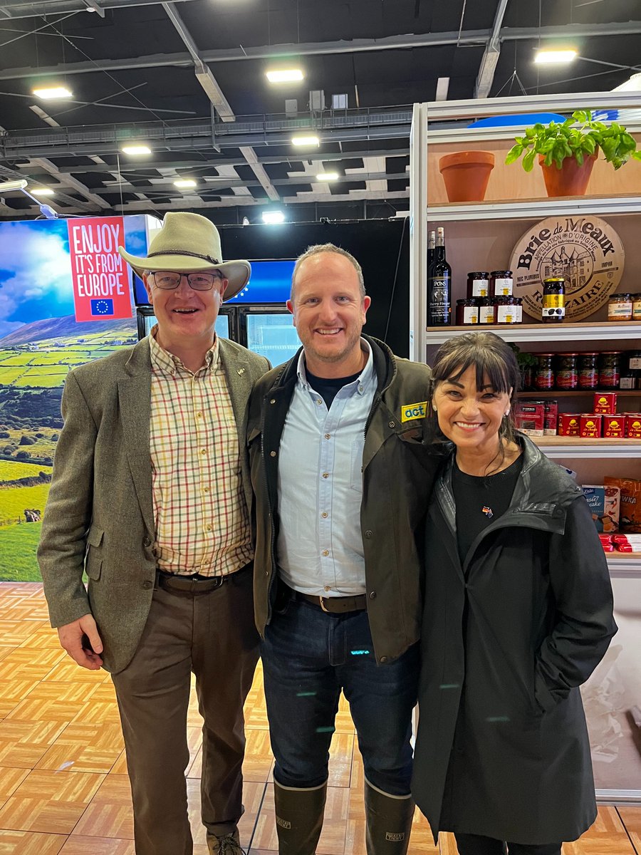 LMeredithEU's tweet image. Cheese diplomacy is working! In just 2 days, 3765 visitors to our "Enjoy - it's from Europe" stand. Cross-party approval for European flavoursโfrom @nzlabour, @NZNationalParty, @nzfirst, @actparty, and @nzGreens. Great showcase for the #EUNZFTA! #StrongerTogether ๐ช๐บ๐ณ๐ฟ