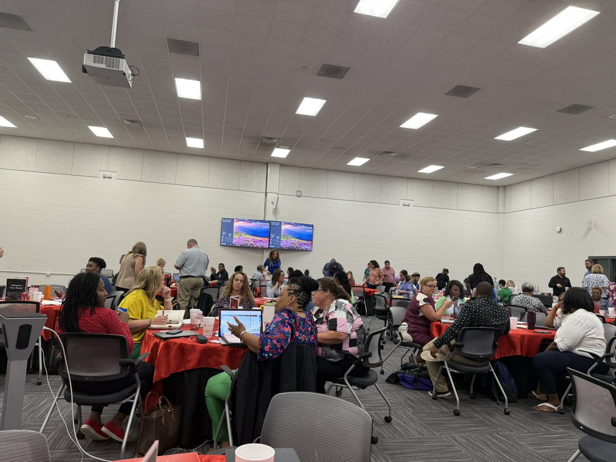 stephengpeters's tweet image. Thank you Harnett County School 🏫 District for having me this afternoon. I’m honored to be here with you all as you prepare for a new school year.