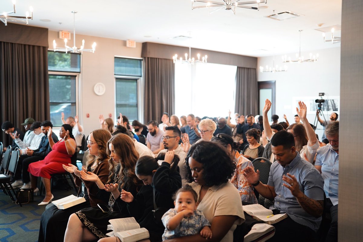 ChapelVancouver's tweet photo. Pentecost Sunday was 🔥! Pastor @melsosaaa brought the house down with an unforgettable sermon! ❤️‍🔥 https://t.co/EYSFQCakvt