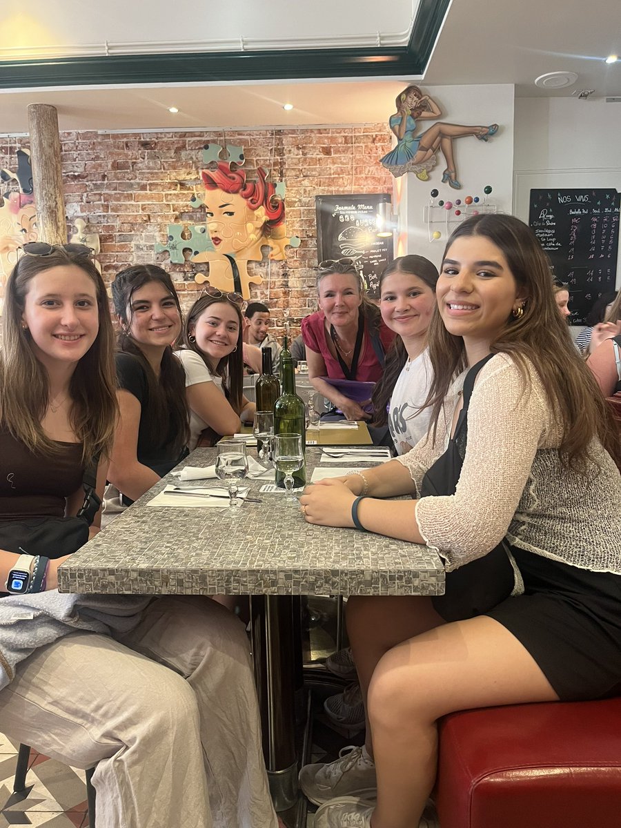 DrMack74's tweet photo. Our first day in France, getting to show our students why we love this place so much! @BulldogLife_WHS #travelgroup #paris #france #bulldogs https://t.co/3bctFvygUJ