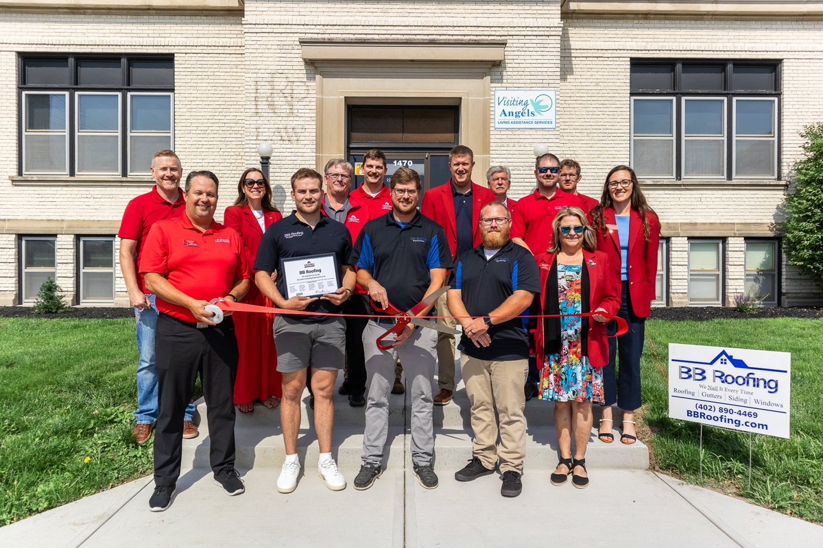 ✂ Help us give a big Columbus welcome and a round of applause to BB Roofing on the official ribbon cutting for their brand-new location in the heart of downtown Columbus — 1470 25th Ave, Suite 5!