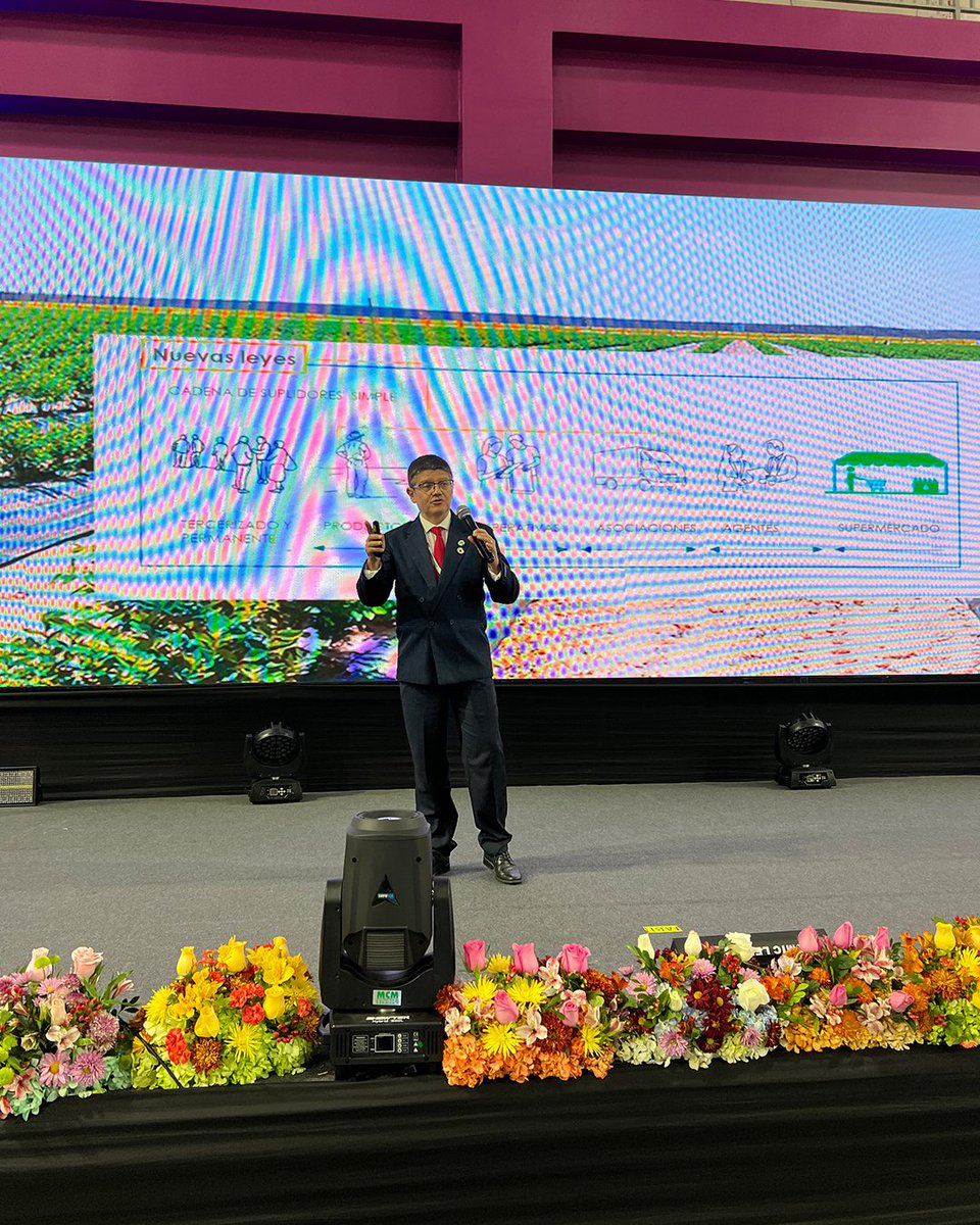 AGAP_PERU's tweet image. #PonenciaAGROFEST2025 | Conferencia magistral “La responsabilidad social en las certificaciones agrícolas: nuevas rutas para el cumplimiento en mercados exigentes”, presentado por Nolan Quiroz, Senior Technical Expert de @GLOBALGAP c/o FoodPLUS.

#AGAP #Agrofest2025