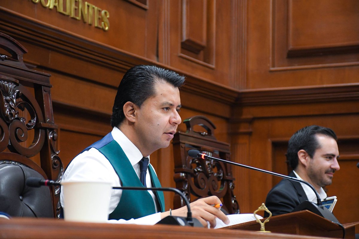 Hoy expedimos leyes para que en Aguascalientes la rendición de cuentas y el acceso a la información pública, sigan siendo pilares de la lucha contra la corrupción y promover así las buenas prácticas en la administración pública

#66Legislatura
#elCongresodelaGenteBuena