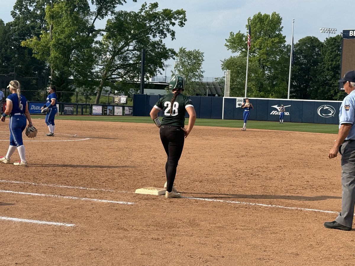 Grasper draws a walk to start the 6th.