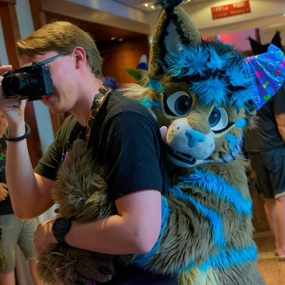 LaakoLynx🇦🇹🔜 Örli🇭🇺 / CanFur🇨🇦 (@laakolynx) on Twitter photo I caught a papperatzi, he couldn´t escape from the gremling🤪😈
🪡 <a href="/whitewingsuits/">Whitewing Creations</a>
#FursuitFriday #fursuit #furryartist #furry I caught a papperatzi, he couldn´t escape from the gremling🤪😈
🪡 <a href="/whitewingsuits/">Whitewing Creations</a>
#FursuitFriday #fursuit #furryartist #furry