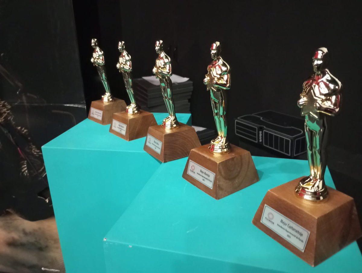 Intendencia de Florida (@floridaidf) on Twitter photo Gala de cierre de "Florida Filma 3", festival audiovisual y concurso estudiantil sobre identidad del que participaron 12 cortometrajes; El intendente <a href="/g_lopezmendez/">Guillermo López M</a> junto al Dir. de Abastecimiento <a href="/LudelmarTorres1/">Ludelmar Torres</a> y la Sec. juventud <a href="/MariaAstengo2/">Majo Astengo</a> presentes para la premiacion Gala de cierre de "Florida Filma 3", festival audiovisual y concurso estudiantil sobre identidad del que participaron 12 cortometrajes; El intendente <a href="/g_lopezmendez/">Guillermo López M</a> junto al Dir. de Abastecimiento <a href="/LudelmarTorres1/">Ludelmar Torres</a> y la Sec. juventud <a href="/MariaAstengo2/">Majo Astengo</a> presentes para la premiacion