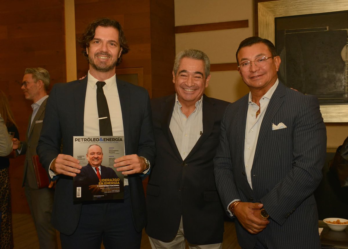 🌐📚"Nuevas rutas: navegando la tormenta internacional" fue el título de la inspiradora ponencia que nos compartió Edoardo Papini, nuestro invitado de honor en la comida de junio.

🙌 Gracias a cada uno de nuestros socios por su entusiasta participación.