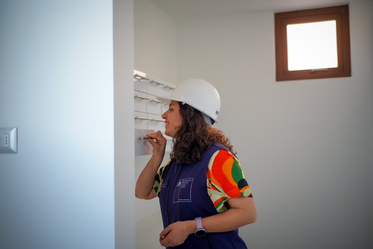 ¡Se viene un gran espacio para las personas mayores de Pozo Almonte! 

Realizamos una visita inspectiva del Establecimiento de Larga Estadía para Adultos Mayores (ELEAM) de la comuna. Las obras ya están en un 98% de ejecución y esta es la última visita oficial de autoridades
