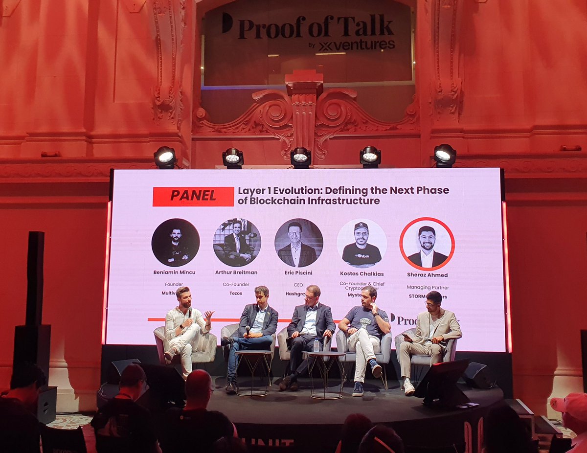 #Proofoftalk2025 was such a great event over the past two days!

Amazing talks and good to see <a href="/beniaminmincu/">Beniamin Mincu |🇺🇸/acc</a> on the stage!