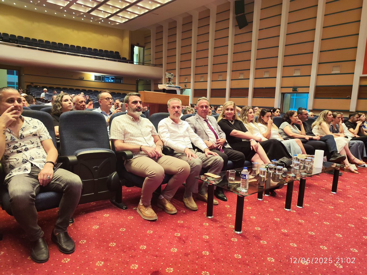 AYDEM Fen lisesi şiir dinletimiz. Emeği geçen öğretmen ve öğrencilerimi teşekkür ederim. <a href="/denizlimem/">Denizli İl Millî Eğitim Müdürlüğü</a> <a href="/emre_caliskan/">Emre Çalışkan</a> <a href="/MEMMerkezefendi/">Merkezefendi İlçe Milli Eğitim Müdürlüğü</a> <a href="/AYDEMFenLisesi/">AYDEM Fen Lisesi</a>