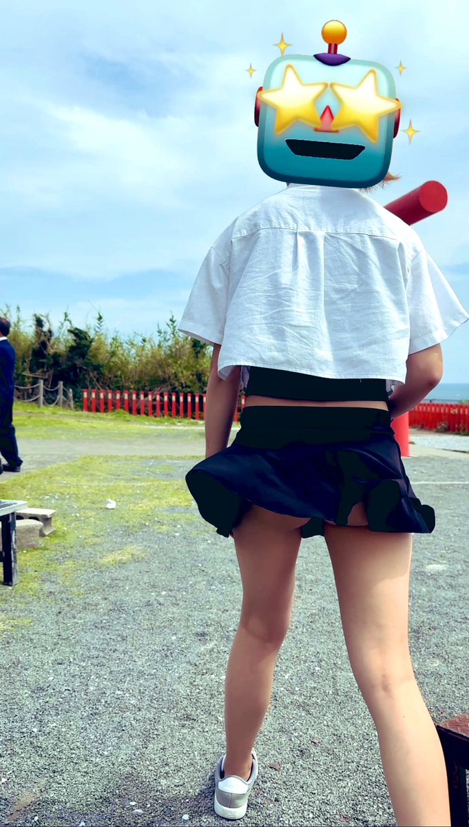 脅威低。

#ミニスカ
#下尻
#パンチラ