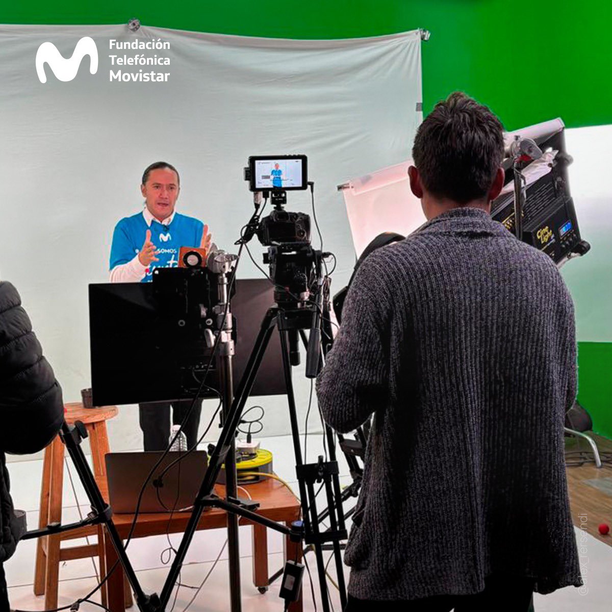 💙 𝐒𝐞𝐫 𝐯𝐨𝐥𝐮𝐧𝐭𝐚𝐫𝐢𝐨 𝐧𝐨 𝐞𝐬 𝐬𝐨𝐥𝐨 𝐝𝐚𝐫, 𝐞𝐬 𝐜𝐨𝐧𝐞𝐜𝐭𝐚𝐫 𝐝𝐞𝐬𝐝𝐞 𝐞𝐥 𝐜𝐨𝐫𝐚𝐳ó𝐧.
En el marco de nuestro #DIVT25, vivimos una conferencia inspiradora con Fernando Córdova, quien nos invitó a reflexionar sobre alinear mente, cuerpo y emociones.