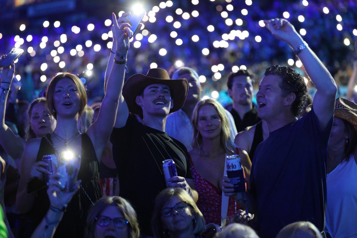 we wouldn't be able to do this if it wasn't for y'all &lt;3

#CMAfest presented by <a href="/SoFi/">SoFi</a>