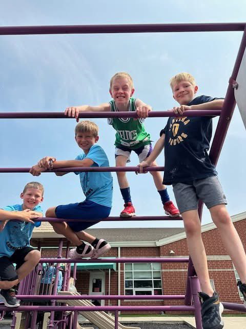 ConnectionsCamp's tweet photo. Today we wrapped up our "Around the World in 8 Days" summer adventure with a blast—straight into space! 🌌🚀 Our campers became cosmic explorers as they spent the day learning, creating, and celebrating the wonders of the solar system.

#SpaceDay #aroundtheworldin8days https://t.co/4OZ51b0r5G