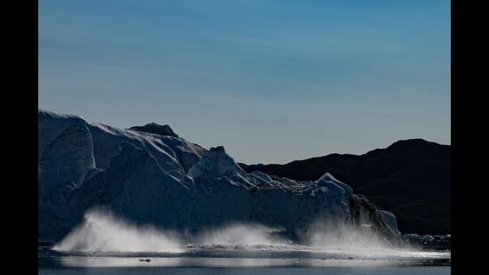 eoroe_climate's tweet photo. Arctic on fire. 🔥 Record heat in Greenland and Iceland is a stark warning from the climate crisis. We need urgent action.
To know more: https://t.co/nc4dtIQXLb
Source: @htTweets
#ArcticWarming #ClimateChange #SaveTheArctic #OurPlanetOurFuture #GlobalImpact https://t.co/17fxKLHfa9