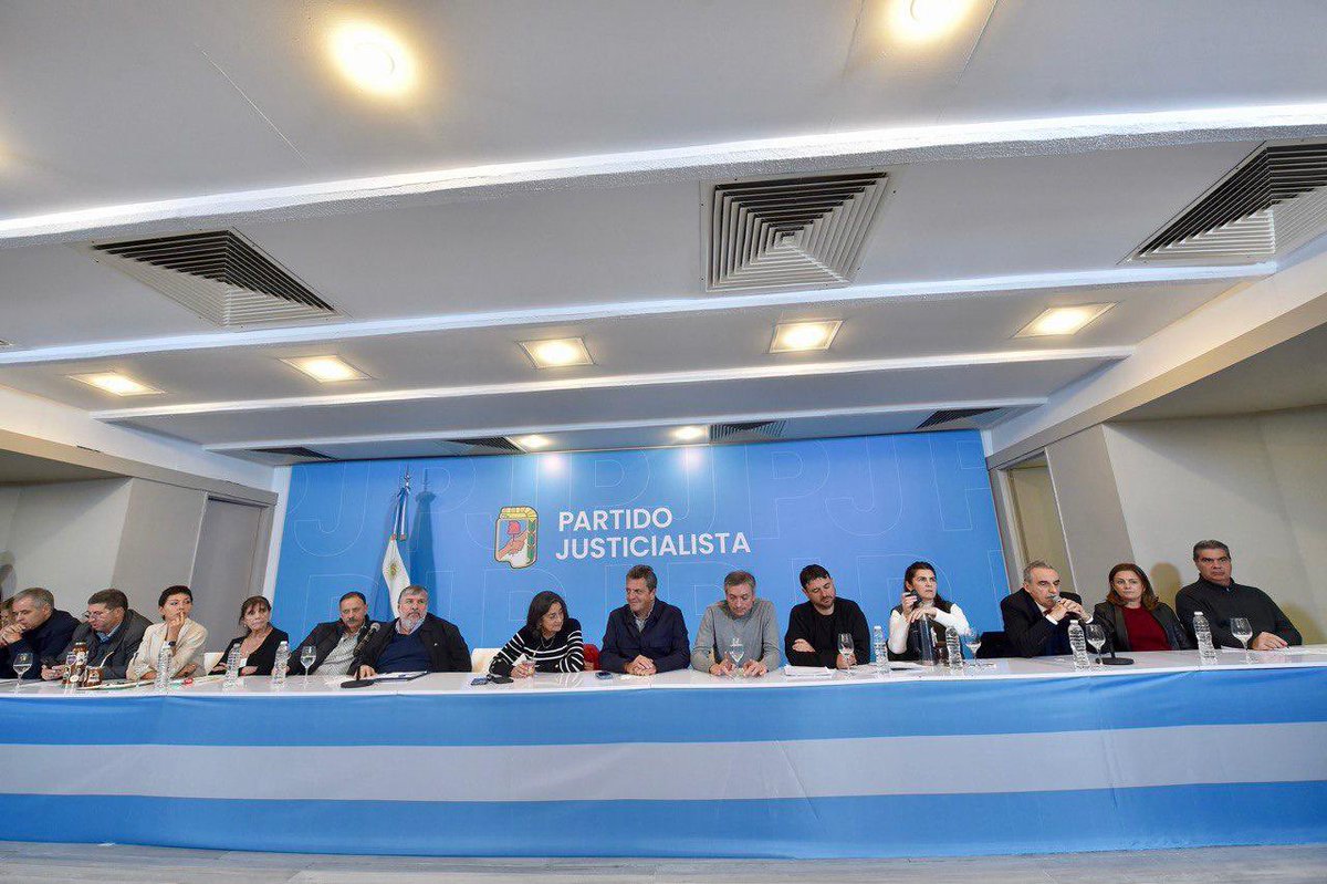 Muchas gracias Corte Suprema.
Muchas gracias Magnetto.
Muchas gracias Mauricio Macri.
Muchas gracias TN.
Muchas gracias Joni Viale.
Muchas Gracias Milei.
Muchas gracias Carrió.
Muchas gracias Bullrich.

Para un peronista no hay nada mejor que otro peronista.