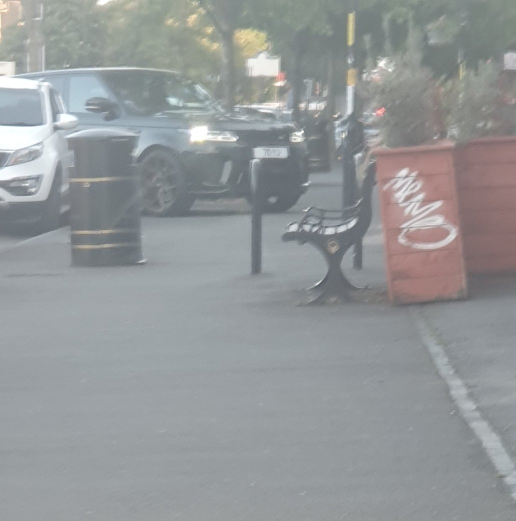 B72BadParking's tweet image. 70YJ not disproving what a lot of people think about Range Rover drivers.
We need more parking enforcement please.
@badlyparkedbrum @cllralexyip @AndrewmitchMP @RichParkerLab @Trafficwmp