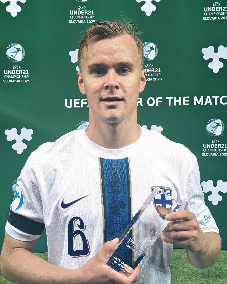 Notre capitaine, l'immense Santeri Vännänen, est logiquement élu homme du match ! ✅💪🏻

Mérité pour le meilleur milieu d'Eliteserien !