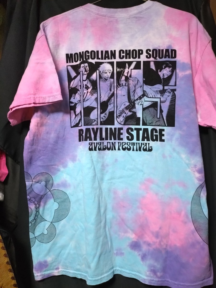 TNtPjUXKIwoJzBy's tweet image. おはようございます！
今日は職場の割とでかい飲み会😙
お酒は飲まないので食べることに専念するつもりです🤣

#本日のインナー
#墓場の画廊
#BECK

とんれらの愛してやまないの漫画BECKのアヴァロン・フェス Tシャツ✨
タイダイのカラーリングと背中の小雪たちの躍動感🔥
画廊さんグッジョブ過ぎる🤭