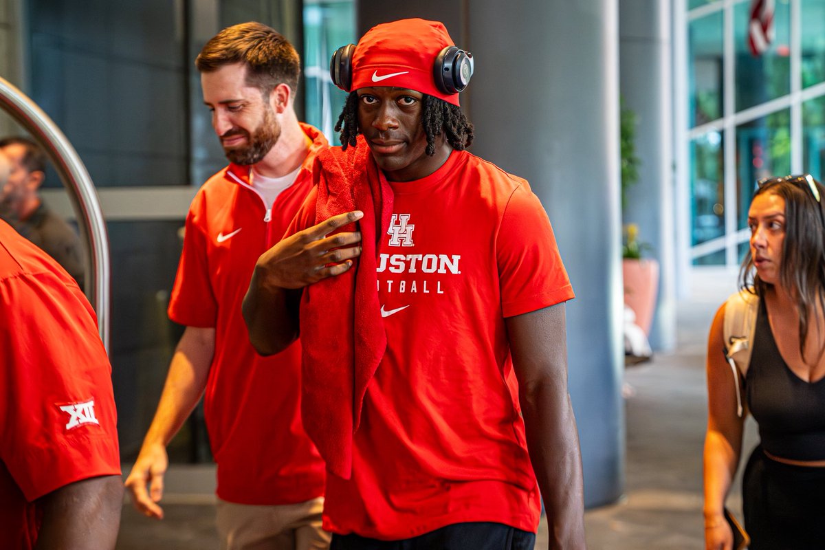 Jackson DiPasquale (@jackson_dip) on Twitter photo 2026 Madison Prep (LA) three-star Safety Javen Holmes in H-Town for his official visit with Houston.
247sports.com/player/javen-h… 2026 Madison Prep (LA) three-star Safety Javen Holmes in H-Town for his official visit with Houston.
247sports.com/player/javen-h…