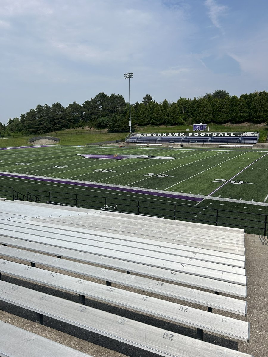 JoshuaAle2026's tweet image. Thank you @CoachMartin36 and @UWWhitewater for the amazing camp today and helping me get better for my senior season 

Also thank you all the coaches for the conversation after and can’t wait to build relationships 
@TroyCollier_II 
@StCatsFootball 
@s_mcauliffe