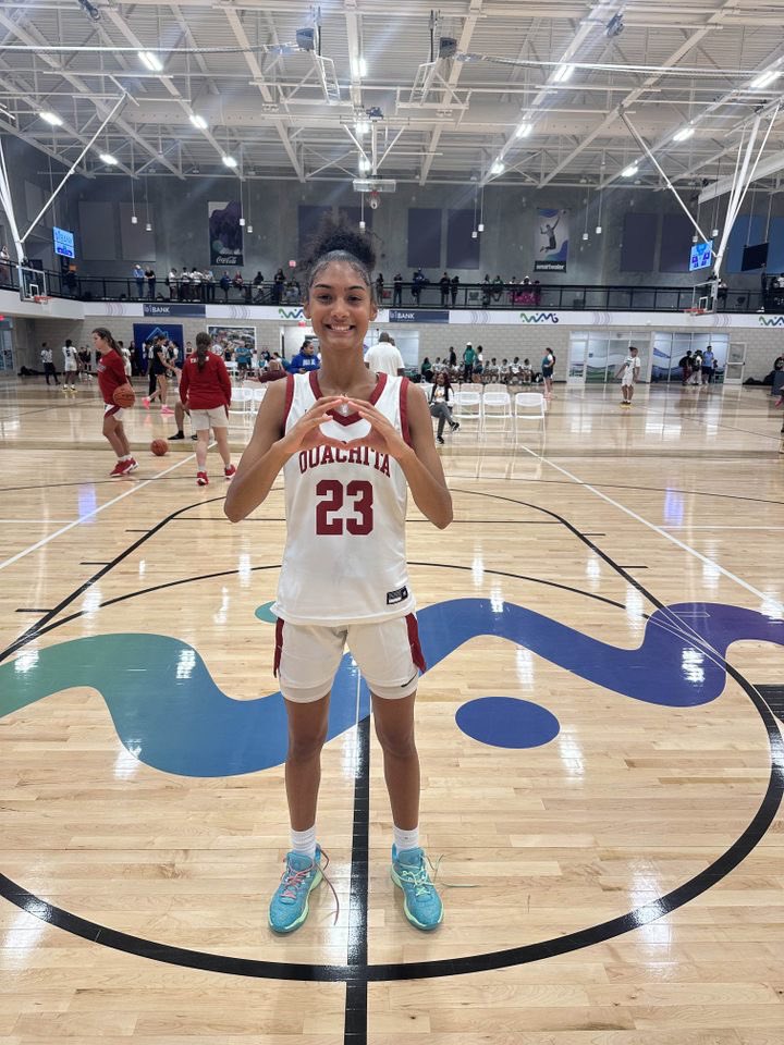 🏆LHSBCA - JSE Team Camp

⛹️‍♀️ McKenna Cooley
🏀 Ouachita High School 
🎓 2026

📝McKenna from Ouachita High had a terrific game scoring half of the team’s points with a total of 26. She is a 3-level scorer that can finish around the rim with both hands and has a pull-up jump shot.