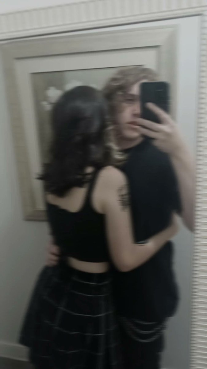 Karovi_'s tweet photo. Muito triste quem não tem ninguém pra passar o dia dos namorados...

Pois eu tenho, fodam se vcs https://t.co/tJgoesrtmZ