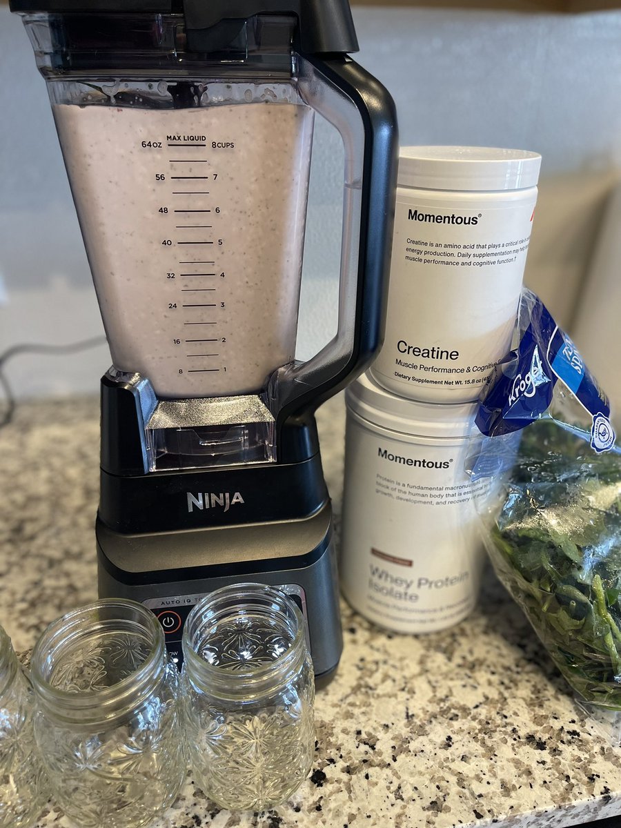 Wendi_Irlbeck's tweet photo. Doing my weekend protein smoothie prep 💪!! 🍓🫐 🥑 🥛 

Code WendiIrlbeck to save 15% off any momentous products! https://t.co/Oq0uma9cqV https://t.co/FAIKkpJ0tu