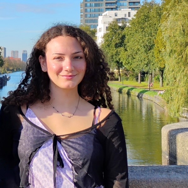 Journalism student winners have been announced for the RTDNF Canada Scholarships. 
tinyurl.com/3cxnjrsp
I'm so happy for Maya Miterani who's about to graduate from our program <a href="/FanshaweCollege/">fanshawecollege</a>. Her podcast episode on dating apps won the judges' hearts.
