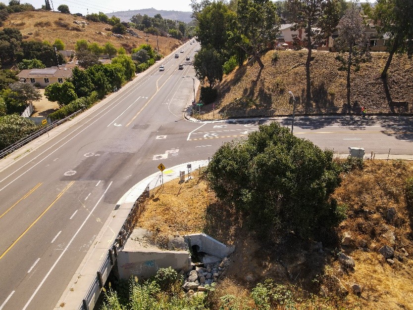The County of San Diego won 2 APWA Project of the Year awards! Estrella Park treats 22 acres &amp; removes 18 gal of trash/yr. Los Coches adds 1.3M gal/yr to the water supply &amp; removes 139 gal of trash/yr—keeping pollution out of local waterways.#CountyofSanDiego #GreenInfrastructure