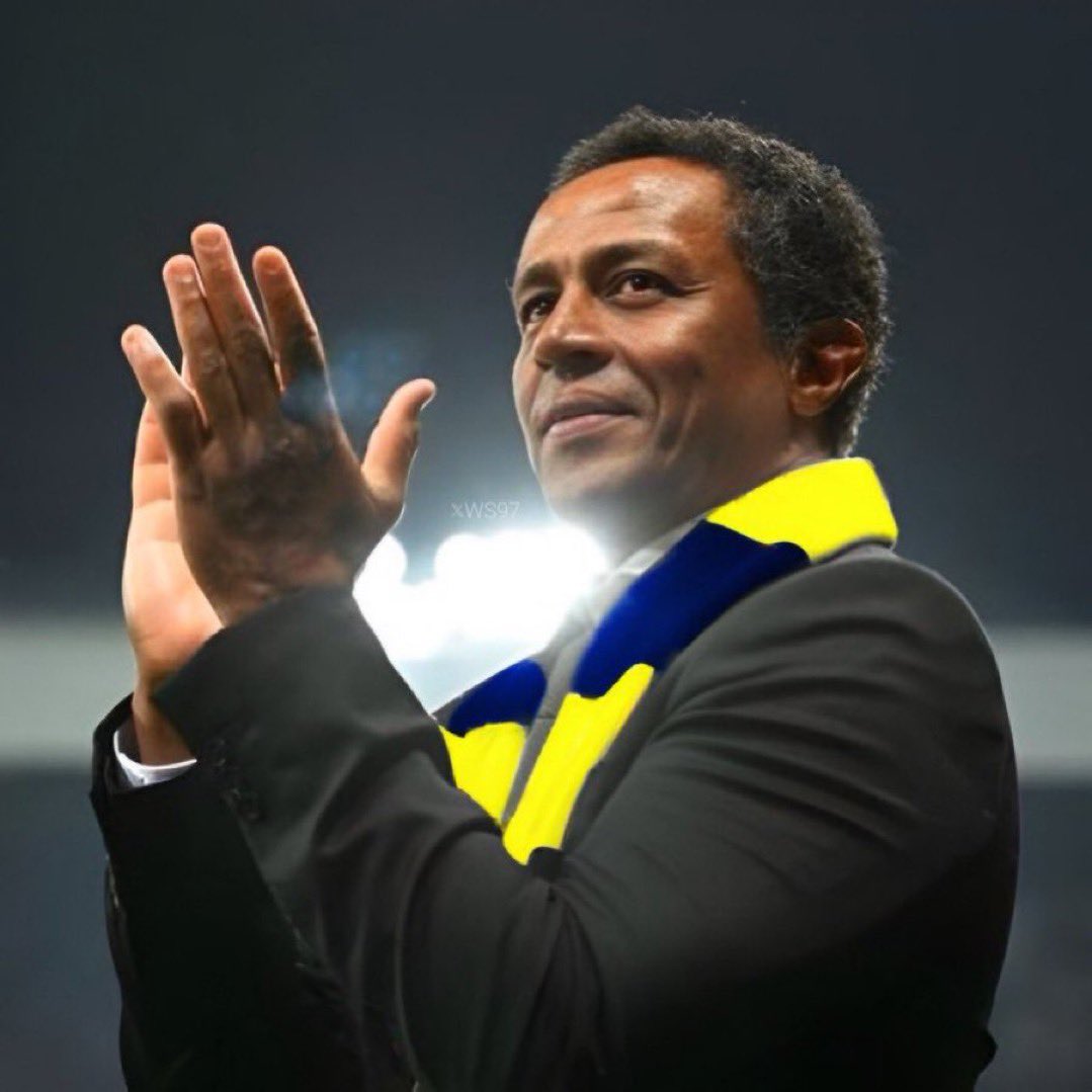 مؤكد 🚨
ماجد الجمعان منذ ان جاء كرئيس تنفيذي في #النصر لايملك اي قرار وهو مجرّد منفّذ للقرارات التي تأتي من رائد اسماعيل وقويدو ولايستطيع ان يقرر من نفسه الا بعد اشاره منهم .

بالعربي حاله حال عبدالله الماجد