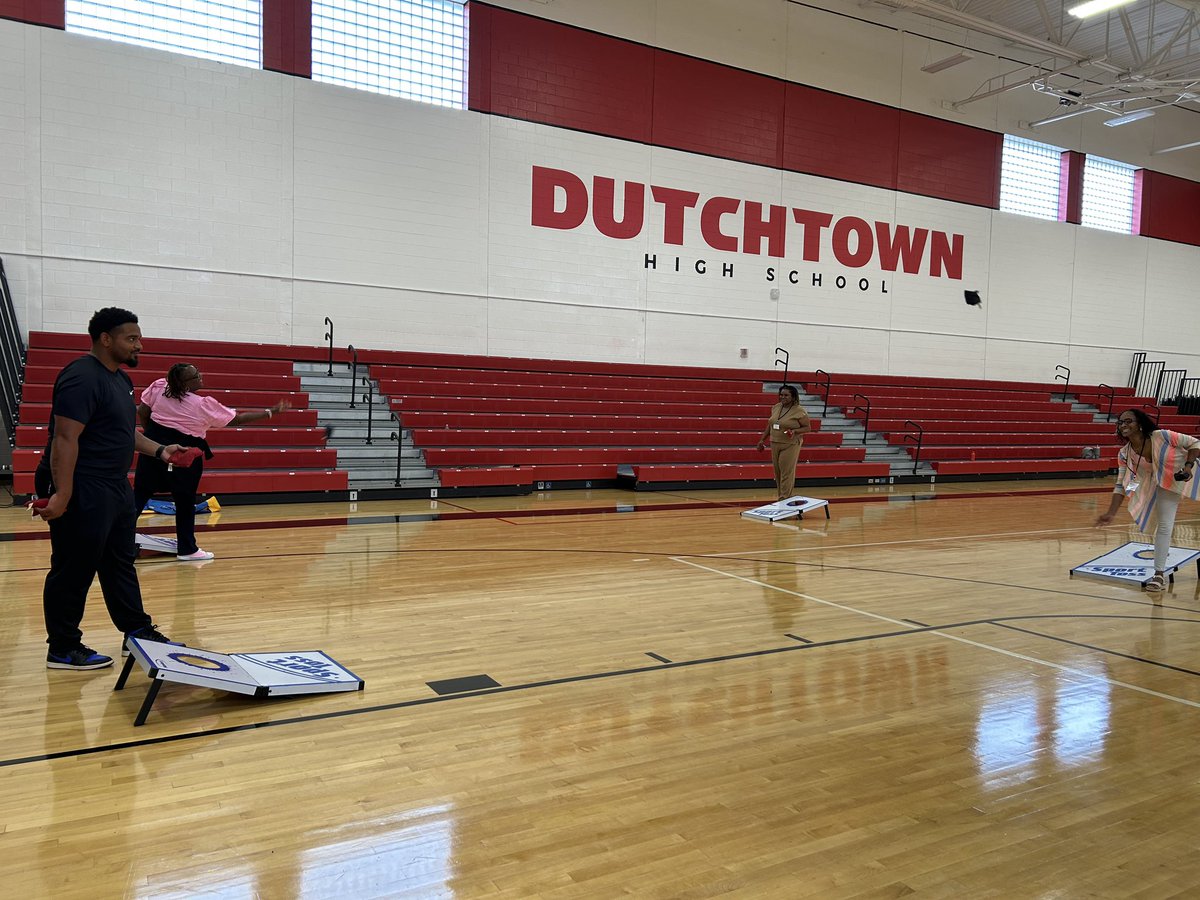 Huge thanks to Dutchtown High School and their amazing staff for opening their doors and supporting this work with excellence. Your hospitality helped create a space where learning and leadership could thrive! 🙌🏽📚 #ThankYouDHS #HenryReads