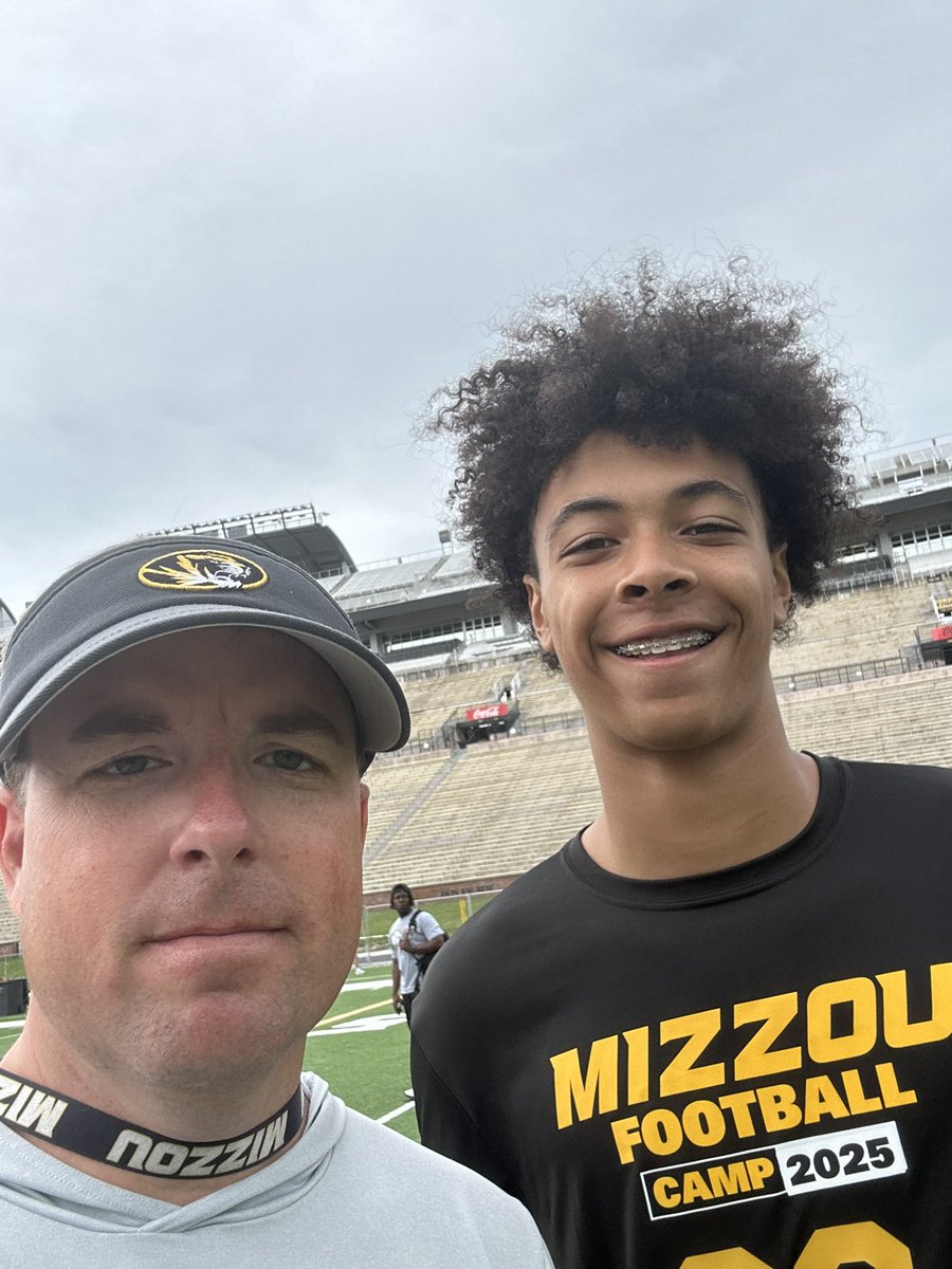 jeremiahhull23's tweet image. Man, Had a great time today at @MizzouFootball thank you coaches for the great conversations!
@NastyWideOuts @CoachDrinkwitz @CoachYounger14 @CoachCato1
@JonesgGreg