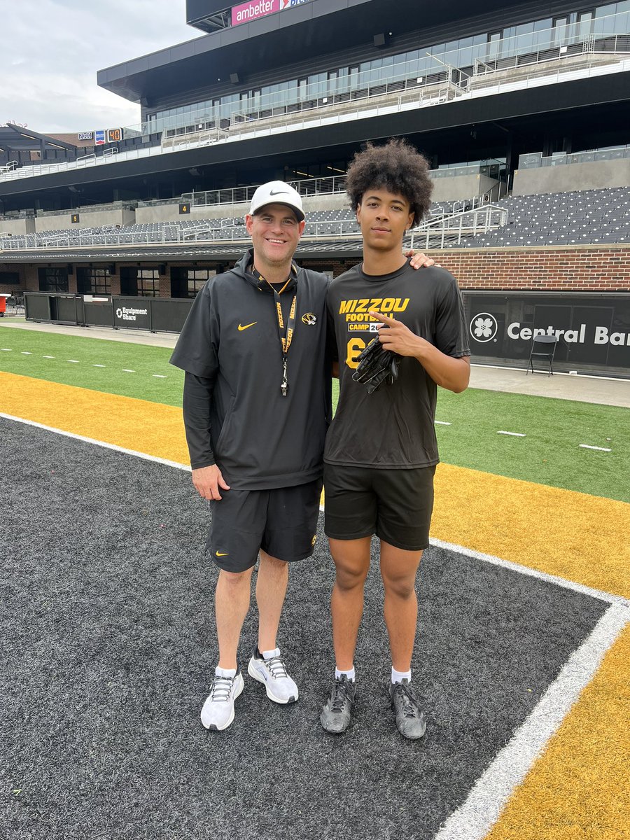 jeremiahhull23's tweet image. Man, Had a great time today at @MizzouFootball thank you coaches for the great conversations!
@NastyWideOuts @CoachDrinkwitz @CoachYounger14 @CoachCato1
@JonesgGreg