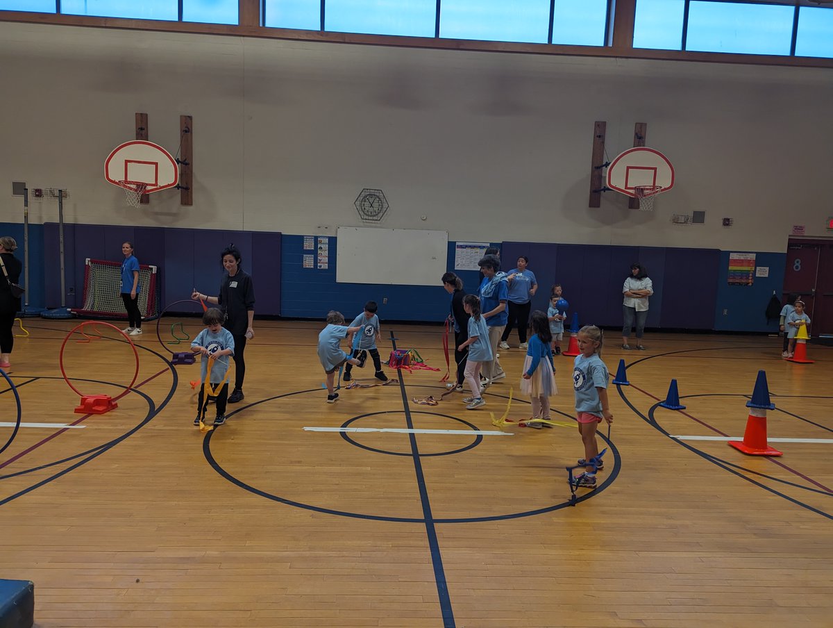 Tweet_DPS's tweet image. PreK Field Day at Riverside! ☀️🎉 The fun didn’t stop, just moved inside! Rain or shine, our littlest learners had a blast with games, laughter, and smiles all around. 💛🏃‍♀️🏃‍♂️ #RiversidePreK #FieldDayFun