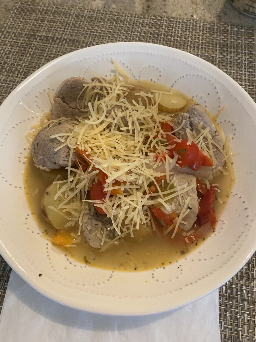 So tonight is Pork Scarpariello. Pork Tenderloin medallions, sweet sausage, baby potatoes, bell peppers, onion, garlic, cherry peppers. I think that’s it. If I forgot anything I’ll retweet🤣🤣🤣