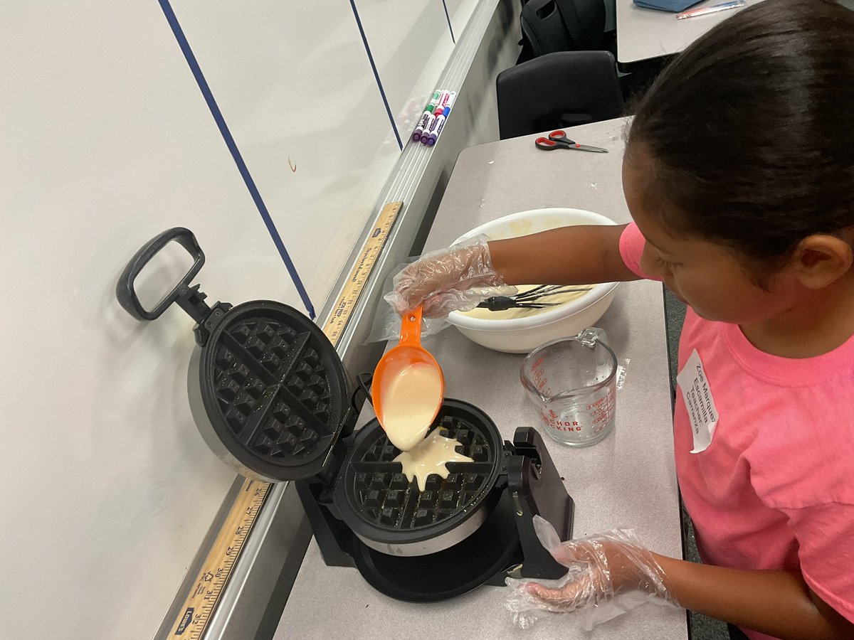 MrsCarranza403's tweet image. Cooking up fun in summer school! 🧇 Our 4th graders had a blast making breakfast waffles together teamwork, smiles, and sweet syrup all around! #BurtonExperience #SummerLearningFun