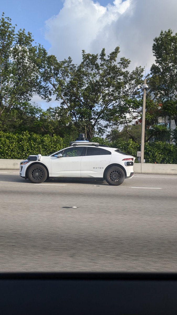 Waymo here in Miami with driver testing can't wait for them to be available for rides bullish $googl 
THE FUTURE IS HERE 🚀