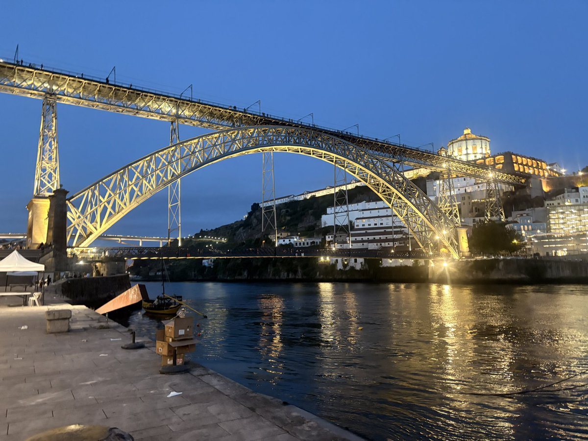 Porto in lights.  #camino  #camino