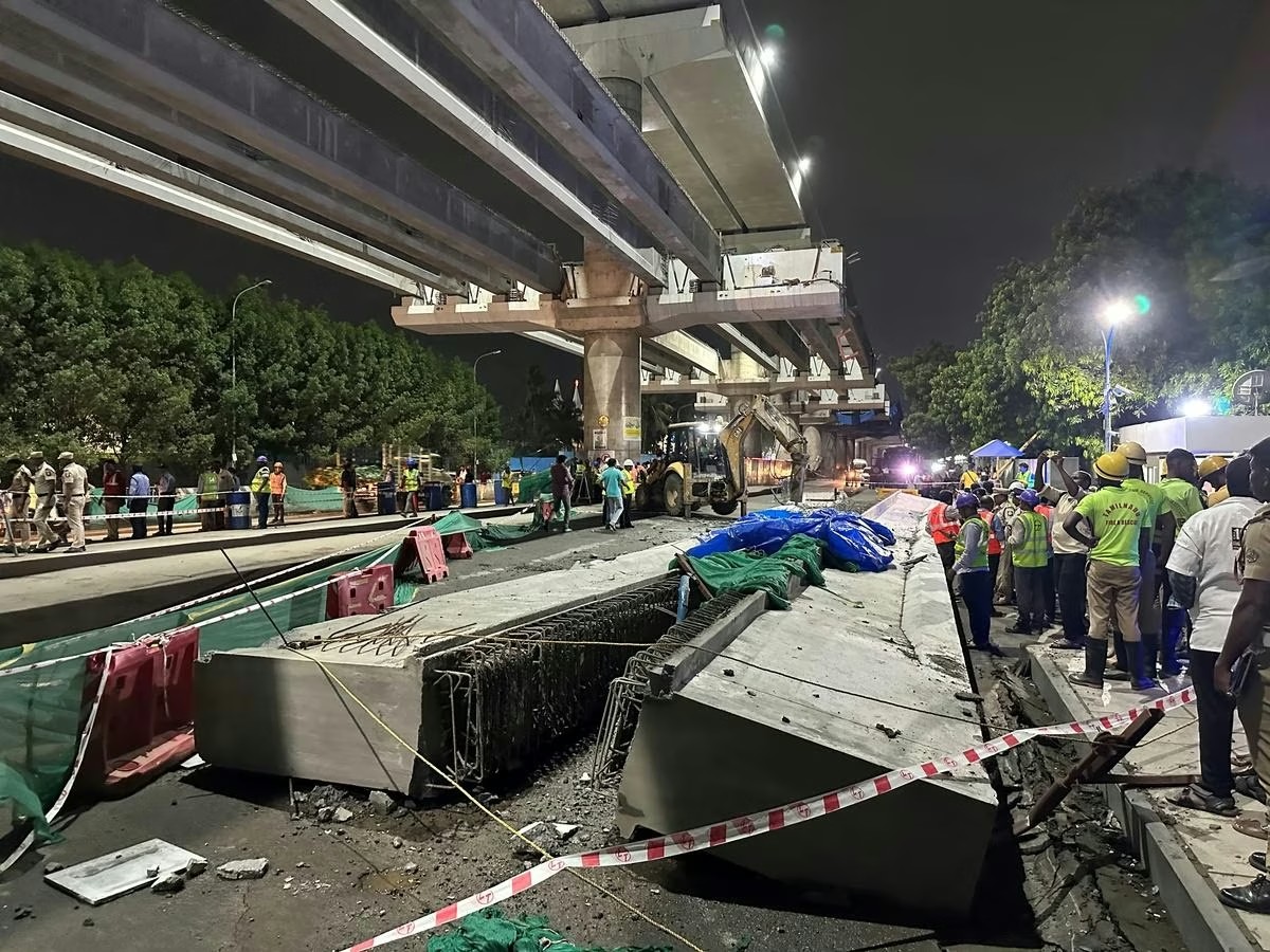 Nalanda_index's tweet photo. One killed as two girders collapse at Metro Rail work site in Chennai.
Around 9.45 pm I-girders collapsed from the viaduct at Manapakkam.
No one is talking about this because it didn’t happen in Bihar. how the national media always tries to portray Bihar in a negative light. https://t.co/fYlkHzzsIo