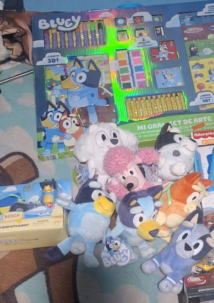 Vengo hacer dos publicaciones la primera aquí alguien de mexico que le interese mercancía oficial de bluey original todo precio y todo por envío económico