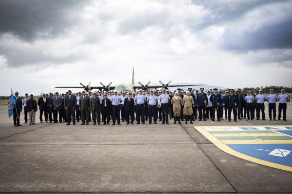sentandoapua's tweet photo. FAB celebra o Dia do Correio Aéreo Nacional e da Aviação de Transporte - Força Aérea Brasileira - https://t.co/AWpS4r5ELO
#aviação #militar #historia #transporte #CAN #BAAF #FAB @fab_oficial https://t.co/9Y5ckKae8l