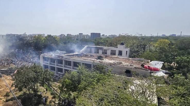 rameesvelom's tweet photo. With profound sorrow, we mourn the tragic loss of lives in the Air India Flight AI171 plane crash in Ahmedabad on June 12, 2025. Our hearts ache for the families, friends, and loved ones of the passengers, crew, and those young medical students. 1/3 https://t.co/zmy6c1qhYG