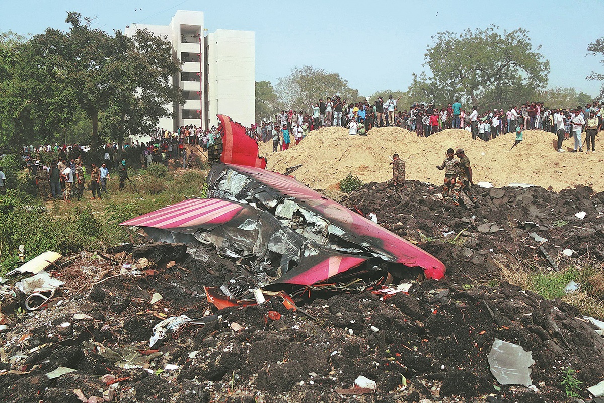 India Plane Crash Kills 265
A Boeing 787 operated by Air India crashed after takeoff from Gujarat, western India, on June 12. At least 265 people died, with only 1 of the 242 onboard surviving. Over 50 ground personnel were hospitalized.