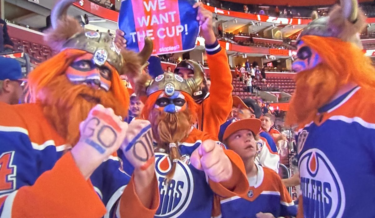 Hockey fans &gt;