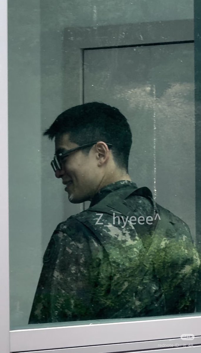 oh my god Jaehyun.. 🫠🫠🫠🫠🫠

cr. xhslink.com/a/ffN9DMheSAPeb