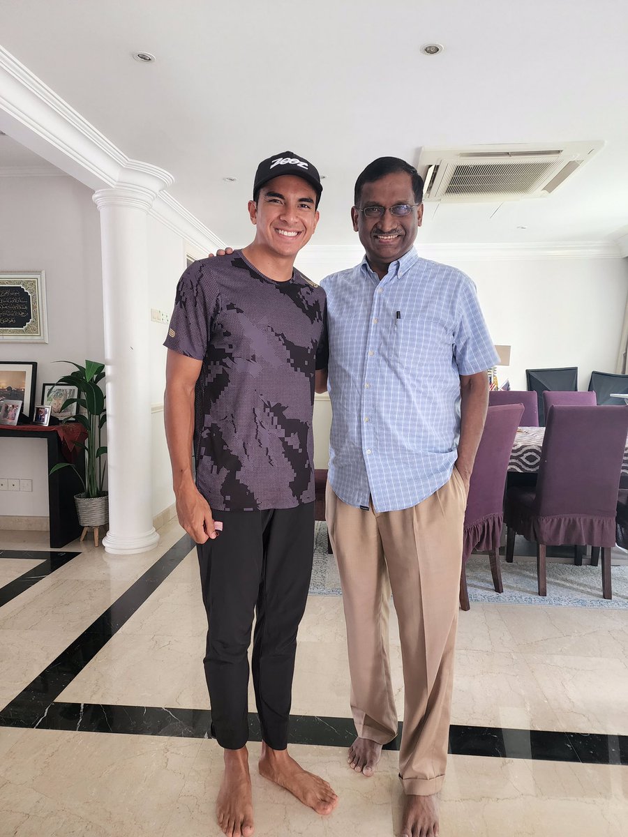 P Kamalanathan ப. கமலநாதன் 🇲🇾 (@pkamalanathan) on Twitter photo Youngest federal minister in Malaysian history, YB <a href="/SyedSaddiq/">Syed Saddiq</a>.
It was indeed an honor to meet and discuss with YB Syed Saddiq and to share with him the successes and the journey of <a href="/PRactitionersmy/">Public Relations Practitioners Society of Malaysia</a>.
Looking forward to working with you YB.
Await announcements soon.
#WPRD2025 Youngest federal minister in Malaysian history, YB <a href="/SyedSaddiq/">Syed Saddiq</a>.
It was indeed an honor to meet and discuss with YB Syed Saddiq and to share with him the successes and the journey of <a href="/PRactitionersmy/">Public Relations Practitioners Society of Malaysia</a>.
Looking forward to working with you YB.
Await announcements soon.
#WPRD2025