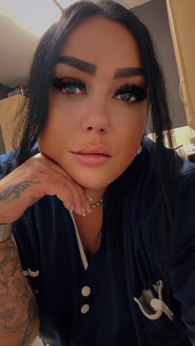 Kelly 🌻🍒💋 tweet media