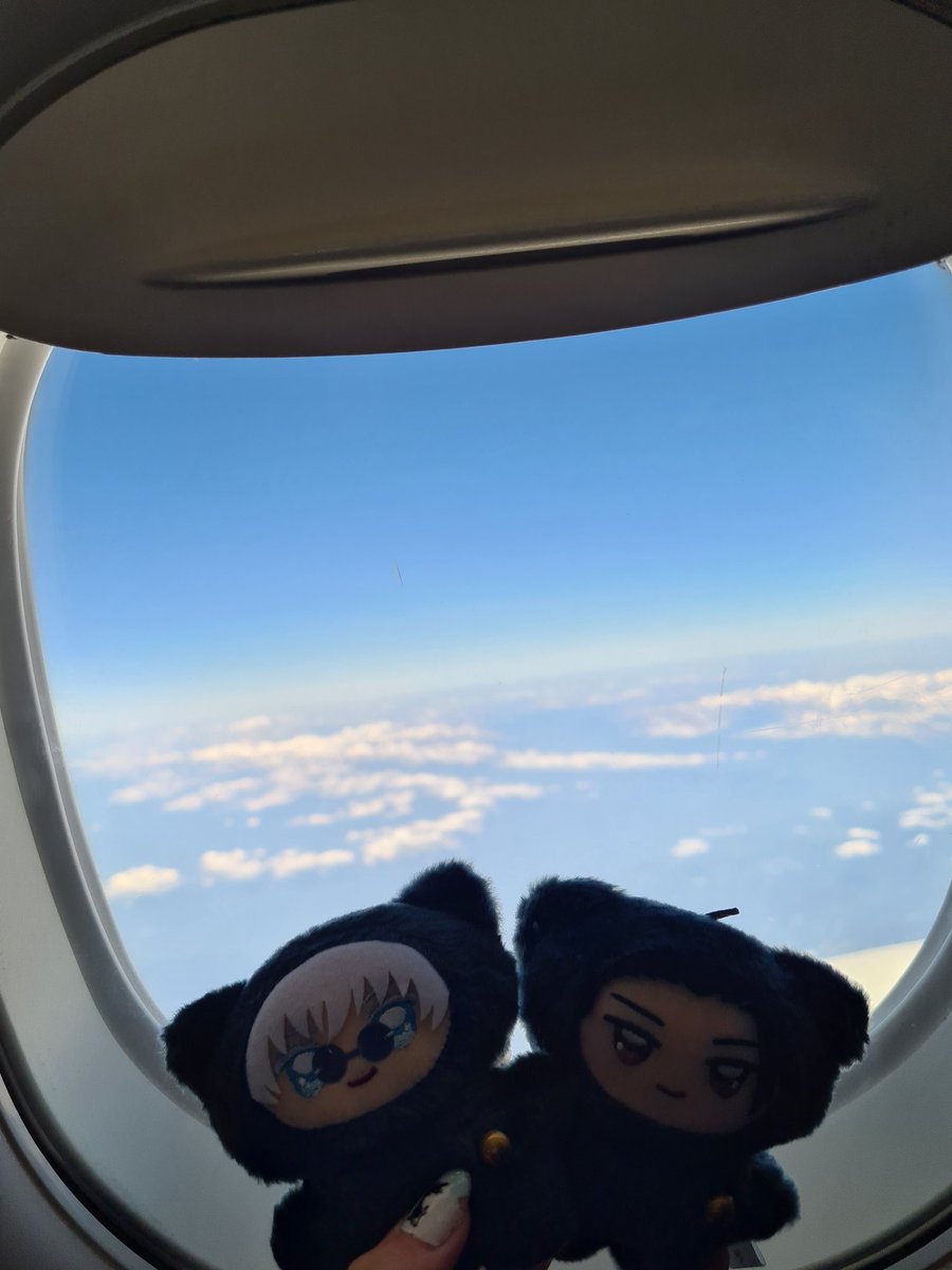 risujuju's tweet image. もうお別れの時間になりましたね…寂しい
日本楽しかったです イベント、コラボ、舞台、劇場版も この数ヶ月間本当にありがとうございました
これからちみたちに🍝の国を見せてあげようと思いますね
またいつか🩵