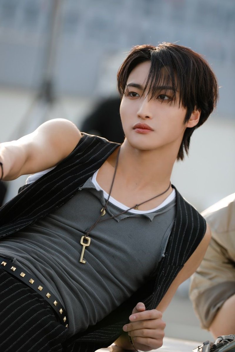 1024updates's tweet photo. [📷] ATEEZ GOLDEN HOUR : Part.3 Behind Photos

#ATEEZ #에이티즈 @ATEEZofficial https://t.co/2wRqt9sTRe